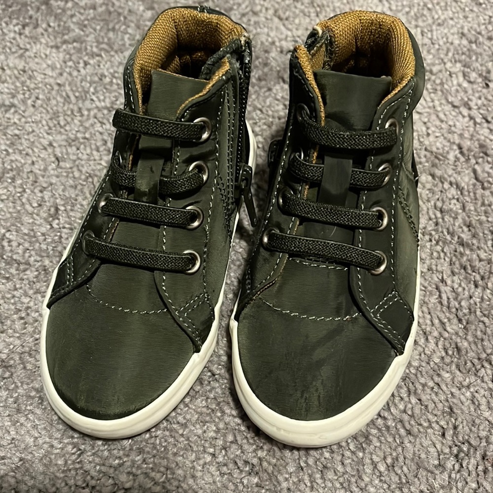 Target dress sneaker